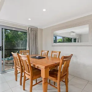 Le Court *** Noosa Heads
